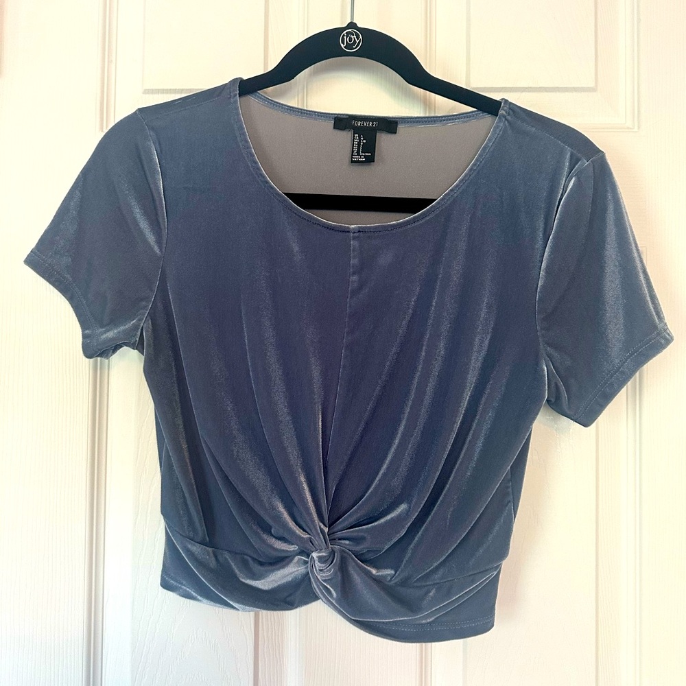 ❤️Dusty Blue cropped knotted velvet top